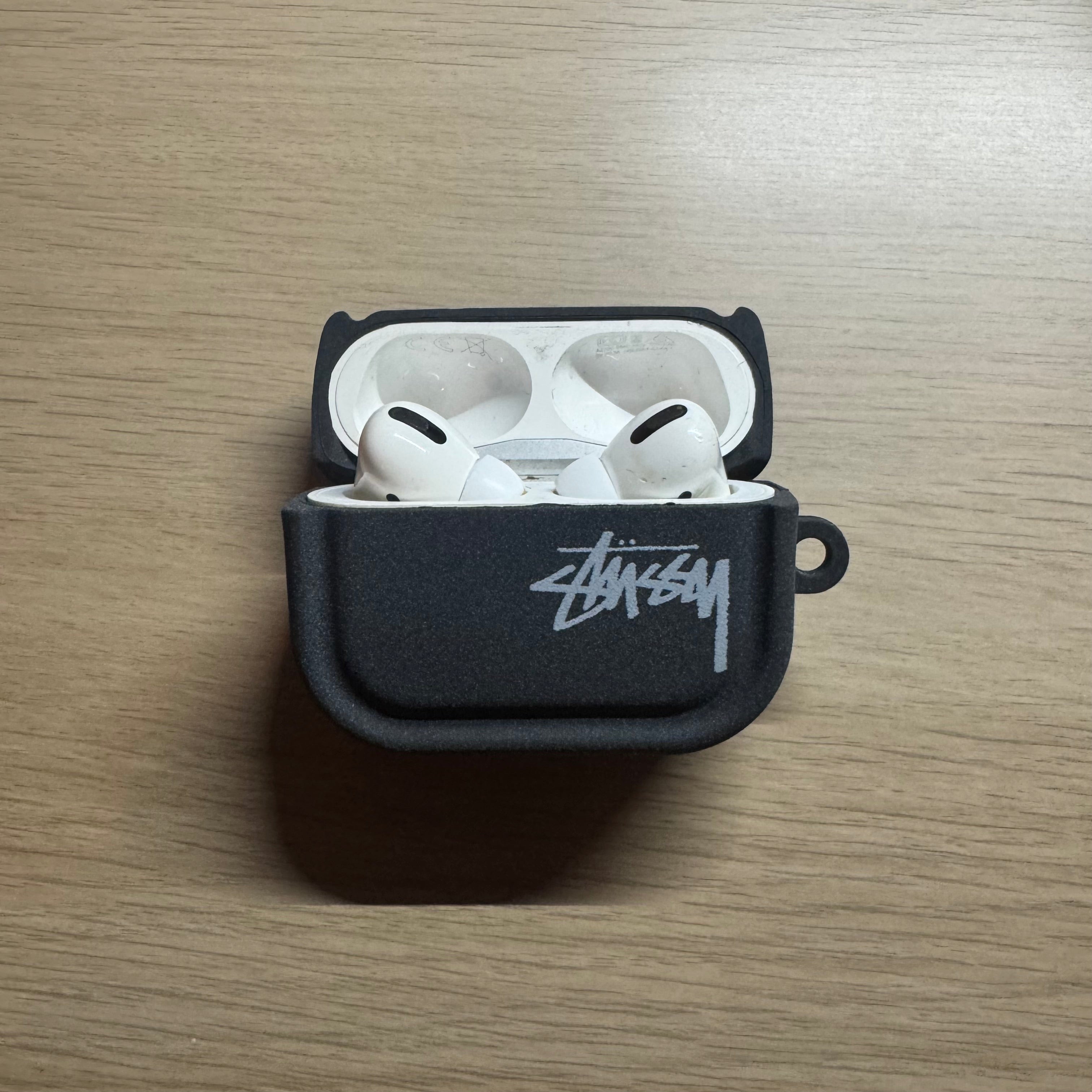 Stussy AirPods Hoesje Donkergrijs – SkyCasez